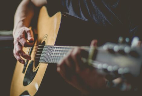 how to eq acoustic guitar